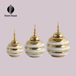 White and gold HG-8033 electroplated ceramic decorative jar with lid - Form Feast wholesale